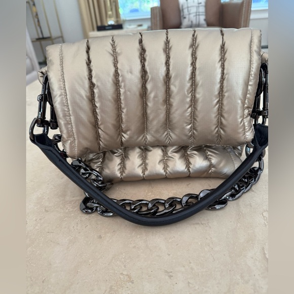 THINK ROYLN Bar Bag Pearl Gold - Picture 3 of 11